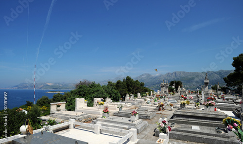 Plakat na papierze fotorealistycznym Cmentarz z cavtat