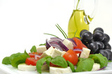 Fototapeta  - sałatka caprese z oliwą i winogronami