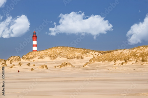 Obraz na płótnie canvas Latarnia morska na plaży Amrum