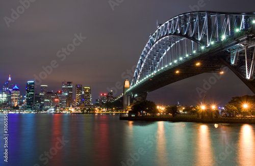 Obraz na płótnie canvas Sydney Harbour Bridge w nocy