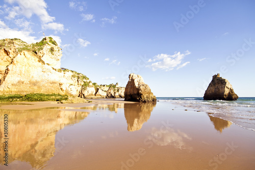 Board z aluminiowym obramowaniem Plaża tres irmaos w Alvor w Portugalii