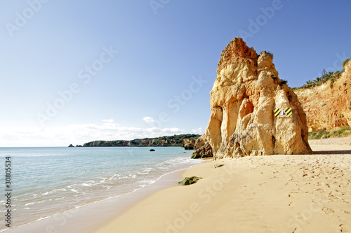 Board z aluminiowym obramowaniem Praia da Rocha Beach w Algarve w Portugalii