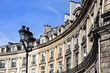Paris : Immeubles et réverbère Place des Victoires