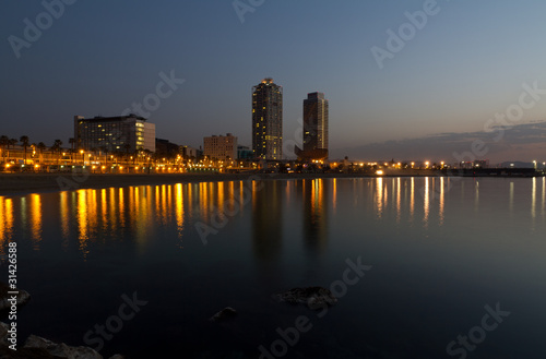 Plakat na papierze fotorealistycznym Przegląd barcelona hiszpania do mananecer