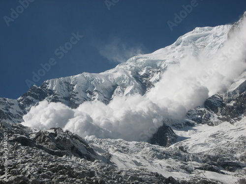 Fototapeta na wymiar Lawina w Himalajach