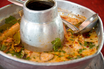 thai food - tomyam kung