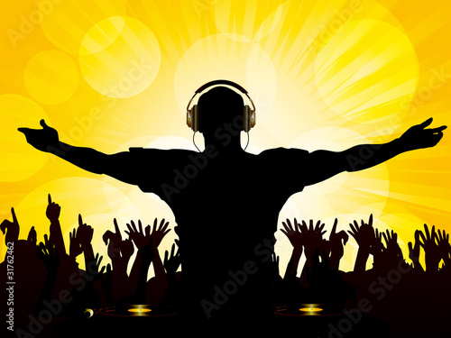 Plakat na papierze fotorealistycznym DJ i tłum na żółtym tle