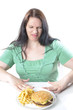 Übergewichtige Frau verweigert Fast Food