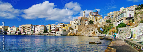 Board z aluminiowym obramowaniem Piękna panorama greckiej wyspy syros