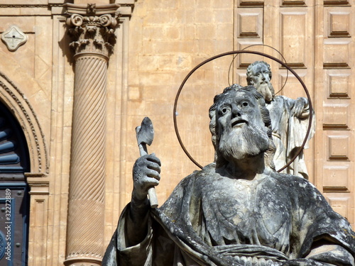 Plakat na papierze fotorealistycznym Posągi apostołów - kościół San Pietro a Modica