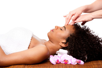 facial massage in beauty spa