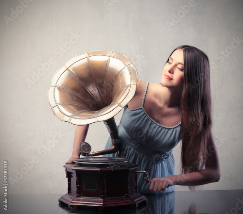 Dekoracja na wymiar  stary-gramofon