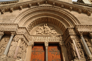 Wall Mural - France, l’église Saint-Trophime à Arles