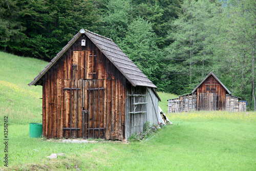 Zwei Holzhütten Stock-Foto | Adobe Stock