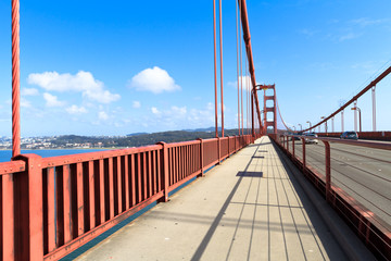 Fototapete - walking through Golden Gate