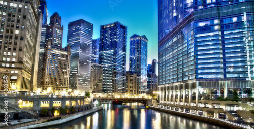 Board z aluminiowym obramowaniem Dzielnica finansowa Chicago