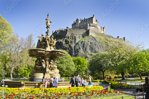 Board z aluminiowym obramowaniem Edinburgh castle, scotland