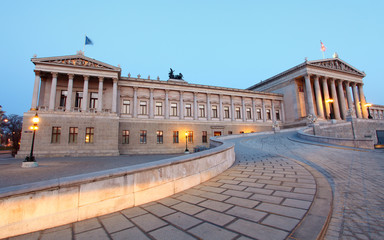 Fototapete - Austrian Parliament in Vienna at sunrise