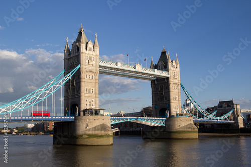 Plakat na papierze fotorealistycznym Tower Bridge, Londyn