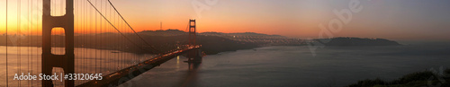 Fototapeta na wymiar Golden Gate Bridge at Dawn