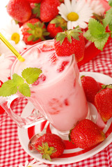 Wall Mural - strawberry  milkshake