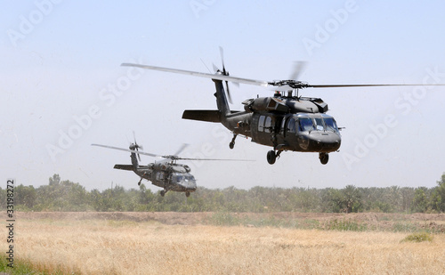 Board z aluminiowym obramowaniem Wojskowy zespół helikopterów