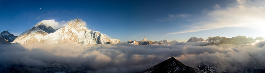 panorama of everst and nuptse from kala patthar