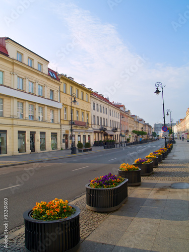Board z aluminiowym obramowaniem Główna modna ulica (novy swiat), warszawa, polska