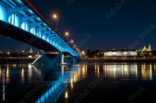 Board z aluminiowym obramowaniem Nocna panorama Warszawy