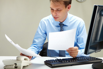 Canvas Print - Working businessman