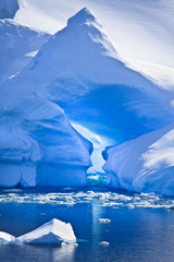 Canvas Print - Antarctic iceberg