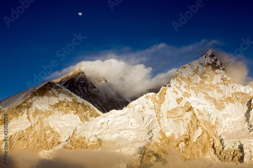 Naklejka samoprzylepna Mt everest \u0026 nuptse o zachodzie słońca