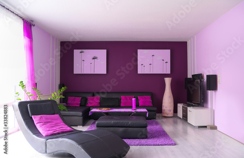 Schones Wohnzimmer In Lila Tonen Kaufen Sie Diese Illustration Und Finden Sie Ahnliche Illustrationen Auf Adobe Stock Adobe Stock
