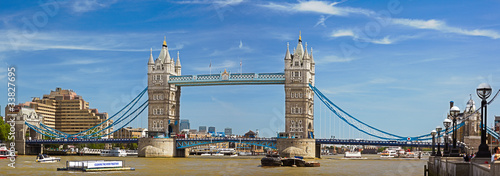Plakat na papierze fotorealistycznym London Tower Bridge