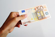 50 Euro Schein mit Hand