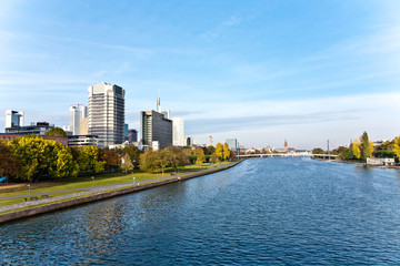 Canvas Print - Skyline of Frankfurt with river Main