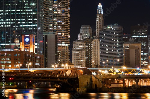 Board z aluminiowym obramowaniem Chicago Downtown.