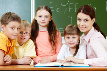 Canvas Print - Classmates and teacher