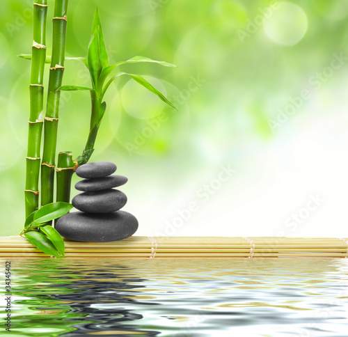 zielony-bambus-i-czarne-kamienie-zen