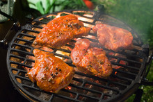 Grilling marinated meat