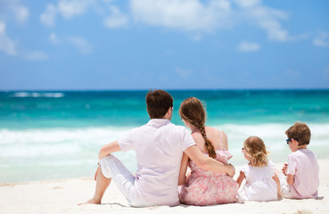 Wall Mural - Family on Caribbean vacation