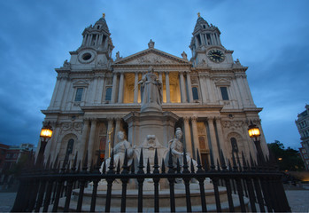 Wall Mural - Saint Paul's Cathedral, London