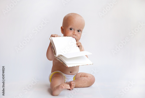 Plakat noworodek z notatką