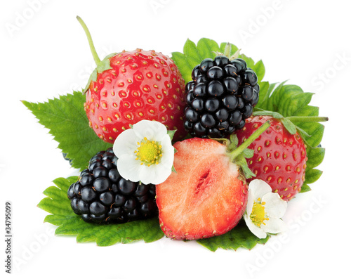 Naklejka na szybę Strawberry and blackberry fruits