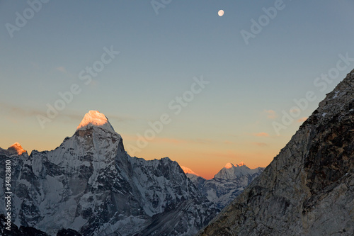 Naklejka samoprzylepna Sunrise ama dablam