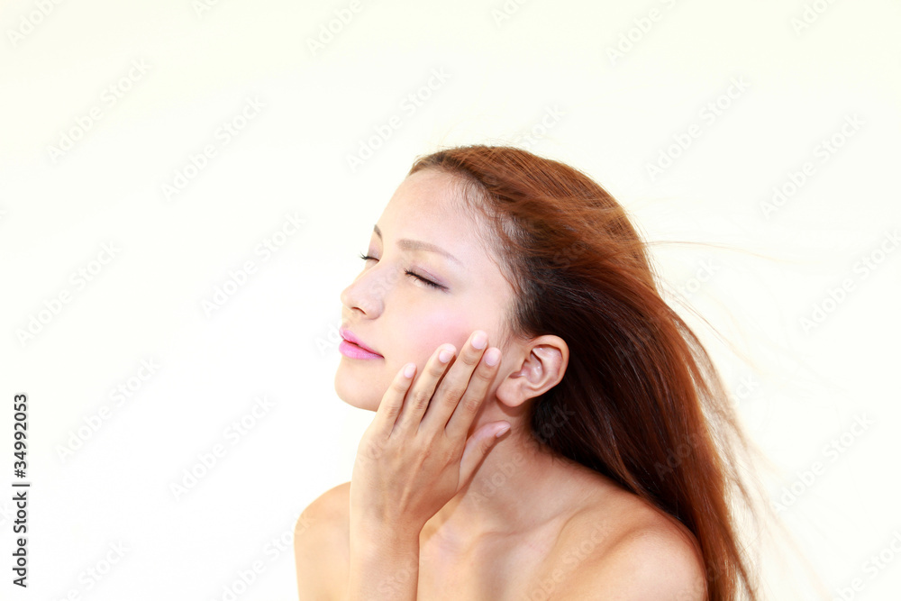 うっとりした表情の女性 の Stock フォト | Adobe Stock