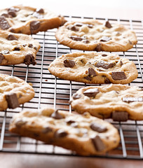 cookies cooling on cooling rack