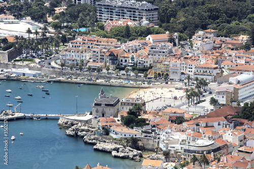Naklejka samoprzylepna Plaża w mieście cascais, portugalia