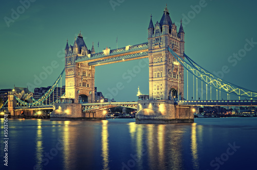 Plakat na papierze fotorealistycznym Tower Bridge, Londyn