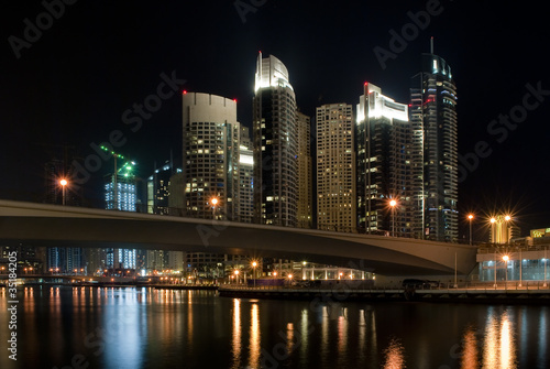 Fotoboard na płycie Nocny most w dubajskiej marinie
